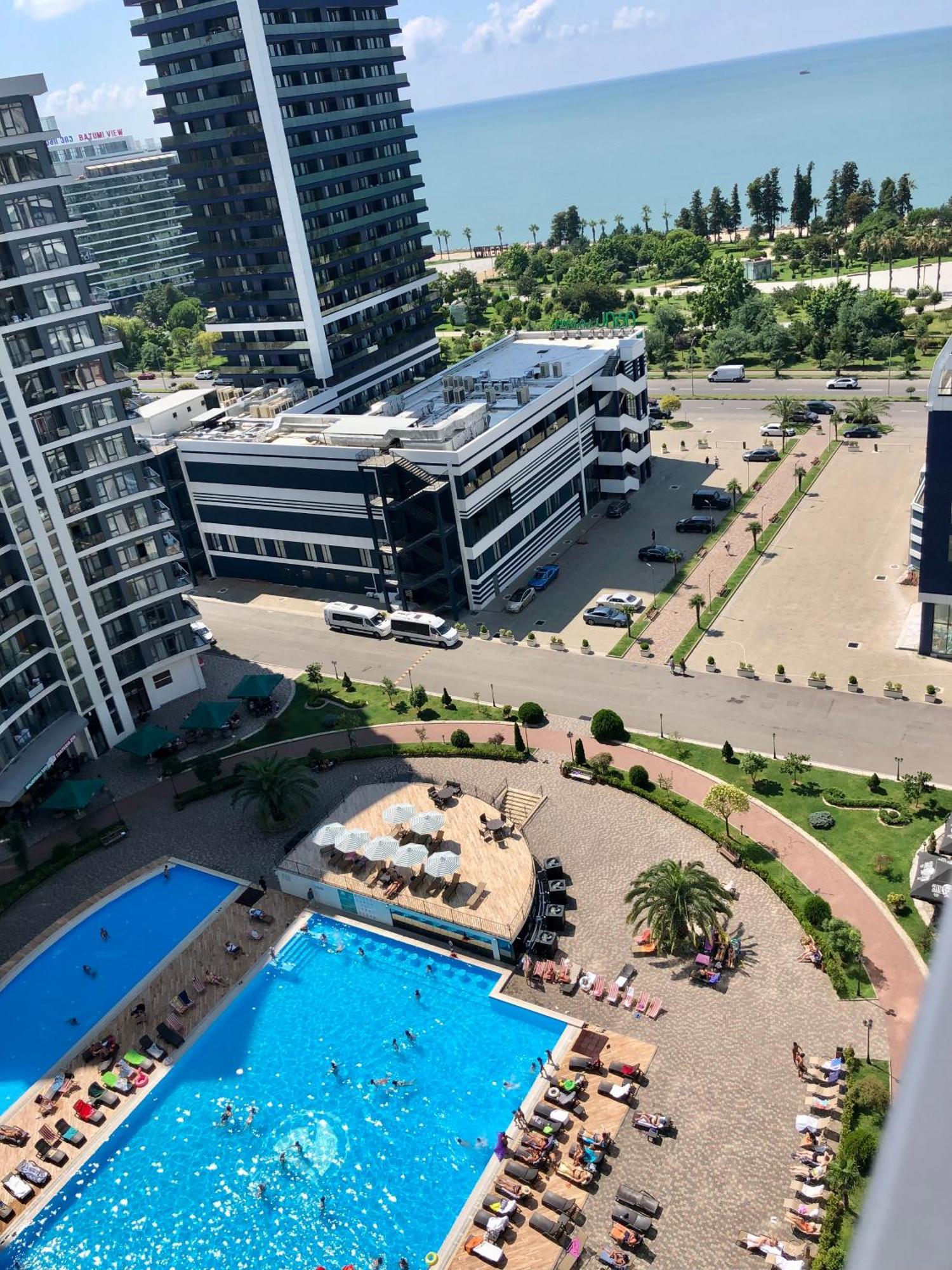 White Apartment Batumi Exterior foto